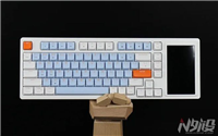 既是键盘也是Stream Deck! 黑爵AKP815触屏机械键盘上手体验测评