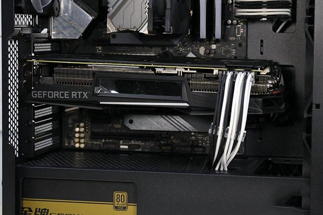 618抄底攒机好时节，i7 9700k+rtx2060s先马易大师机箱装机作业！