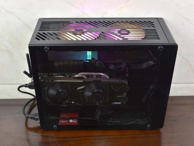 330mm长显卡，240水冷，我的第一款小钢炮雷匠r-i3装机体验