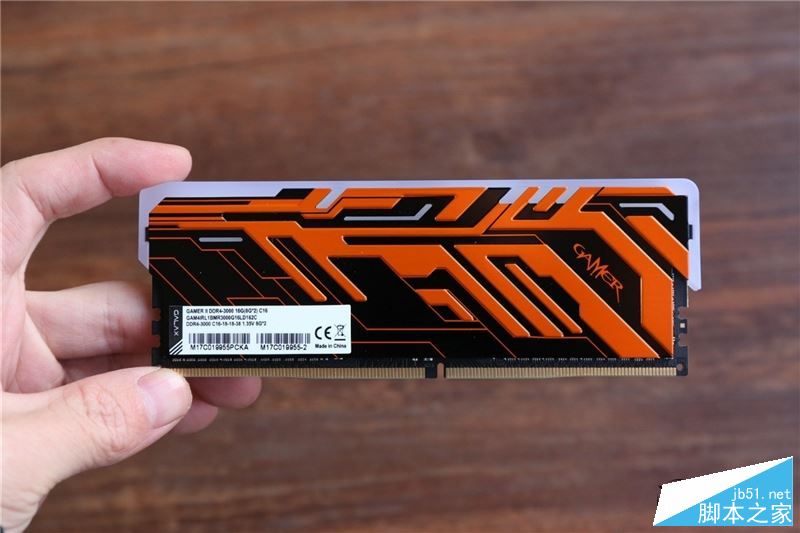 七彩rgb灯效！影驰gamer ii内存评测：稳定3000mhz