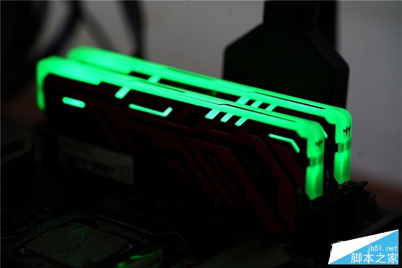 七彩rgb灯效!影驰gamer ii内存评测:稳定3000mhz