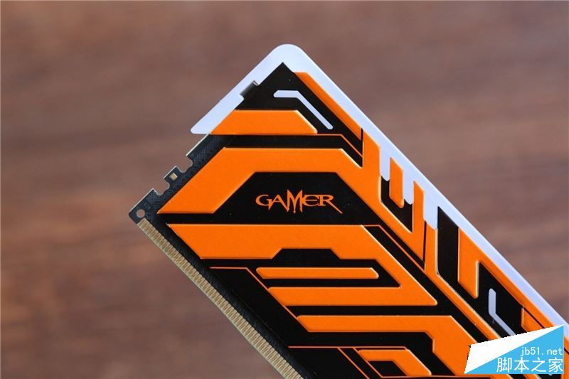 七彩rgb灯效！影驰gamer ii内存评测：稳定3000mhz