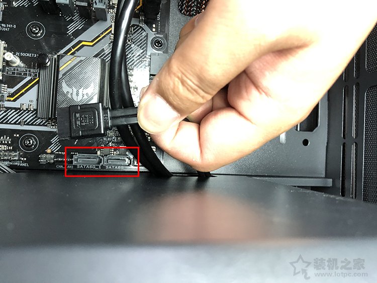 台式机械硬盘怎么安装？机械硬盘安装图解教程（sata固态可参考）