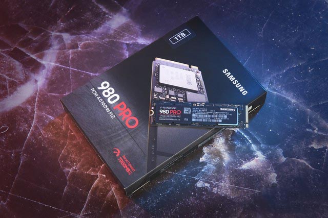 出道即巅峰  三星980pro pcie4.0 固态硬盘评测 