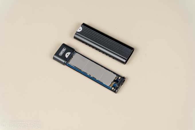 极致冷静，高速稳定、优越者 m.2硬盘盒s209a 评测