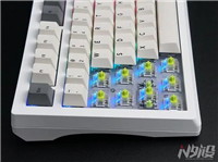 达摩鲨K8值得买吗? Darmoshark K8三模机械键盘拆解评测