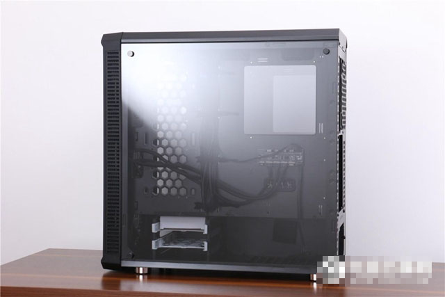 全侧透diy装机实录 i7-7700k配rx580组装电脑教程