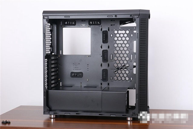 全侧透diy装机实录 i7-7700k配rx580组装电脑教程