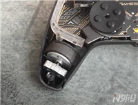 炫彩光效和原版XBOX手柄握感的游戏利器 小鸡影舞者手柄拆解评测