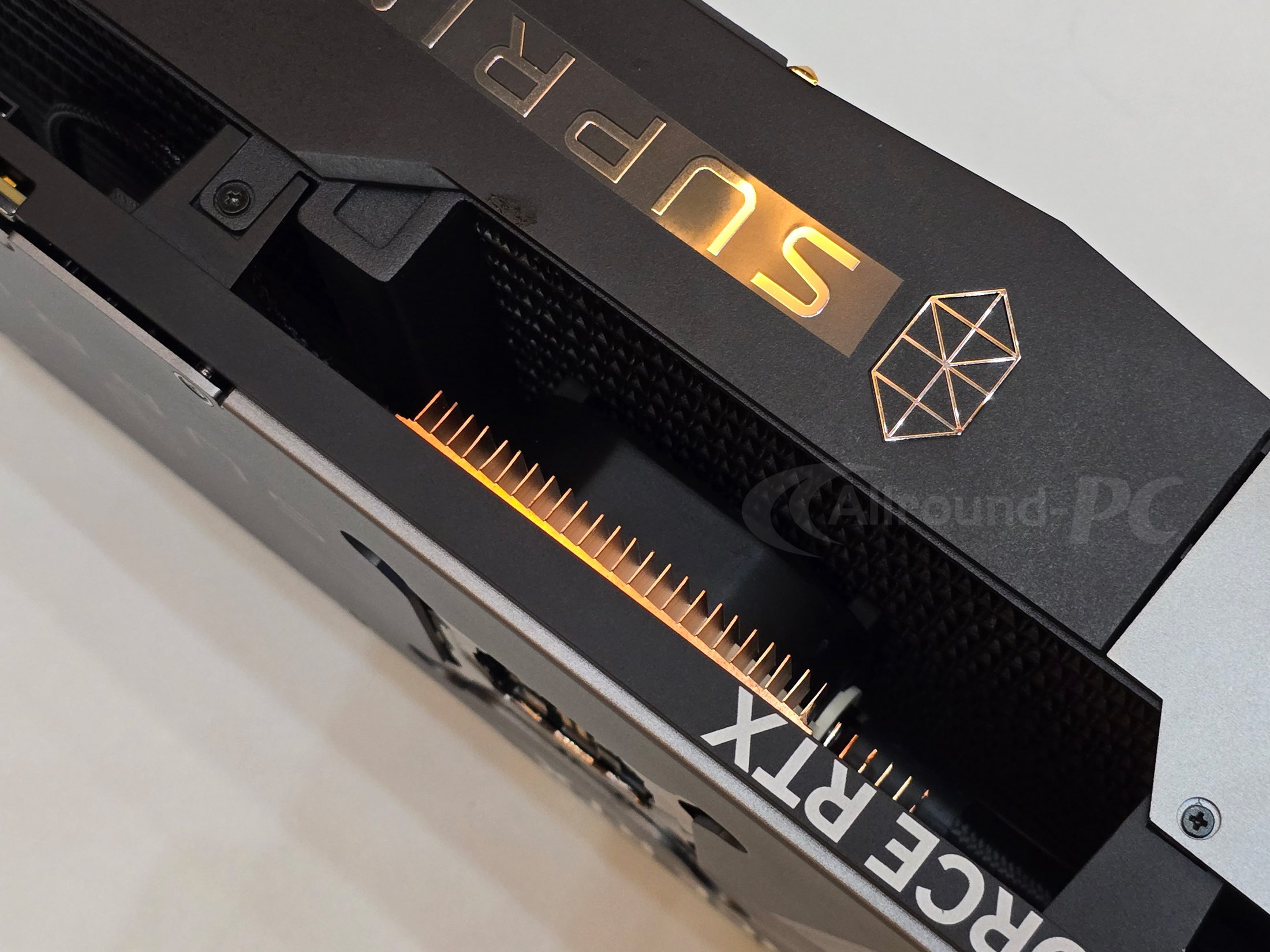 4.5 槽集成式水冷散热,微星 rtx 4090 suprim fuzion 显卡首次曝光