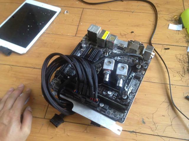 屌丝果粉纯手工打造苹果mac pro全过程,性能直接爆表!