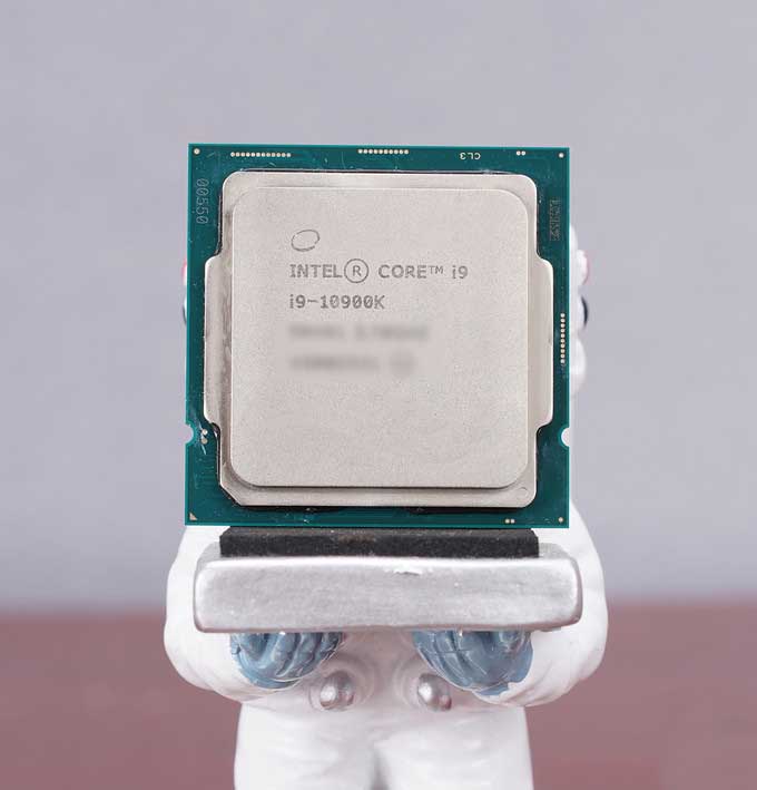 618电脑买新不买旧 i7 9700kf大战i7 10700k