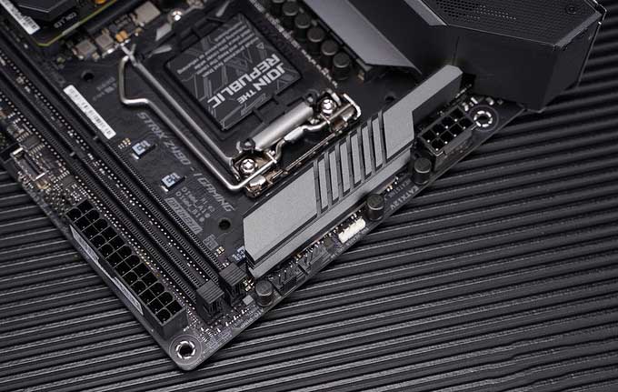 618电脑买新不买旧 i7 9700kf大战i7 10700k