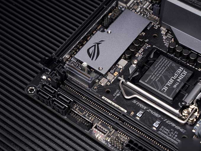 618电脑买新不买旧 i7 9700kf大战i7 10700k