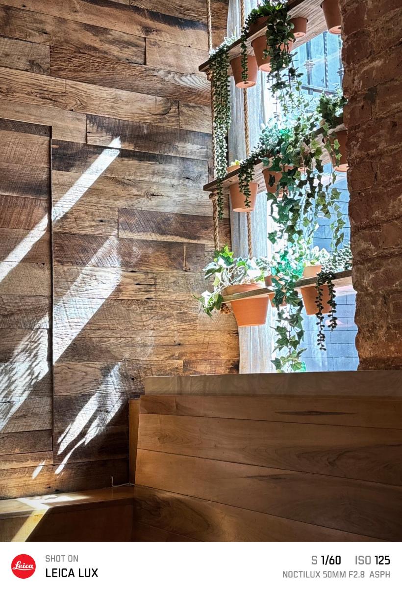 iphone“联名”徕卡、还有专属水印,徕卡推出 leica lux 手机拍照 app