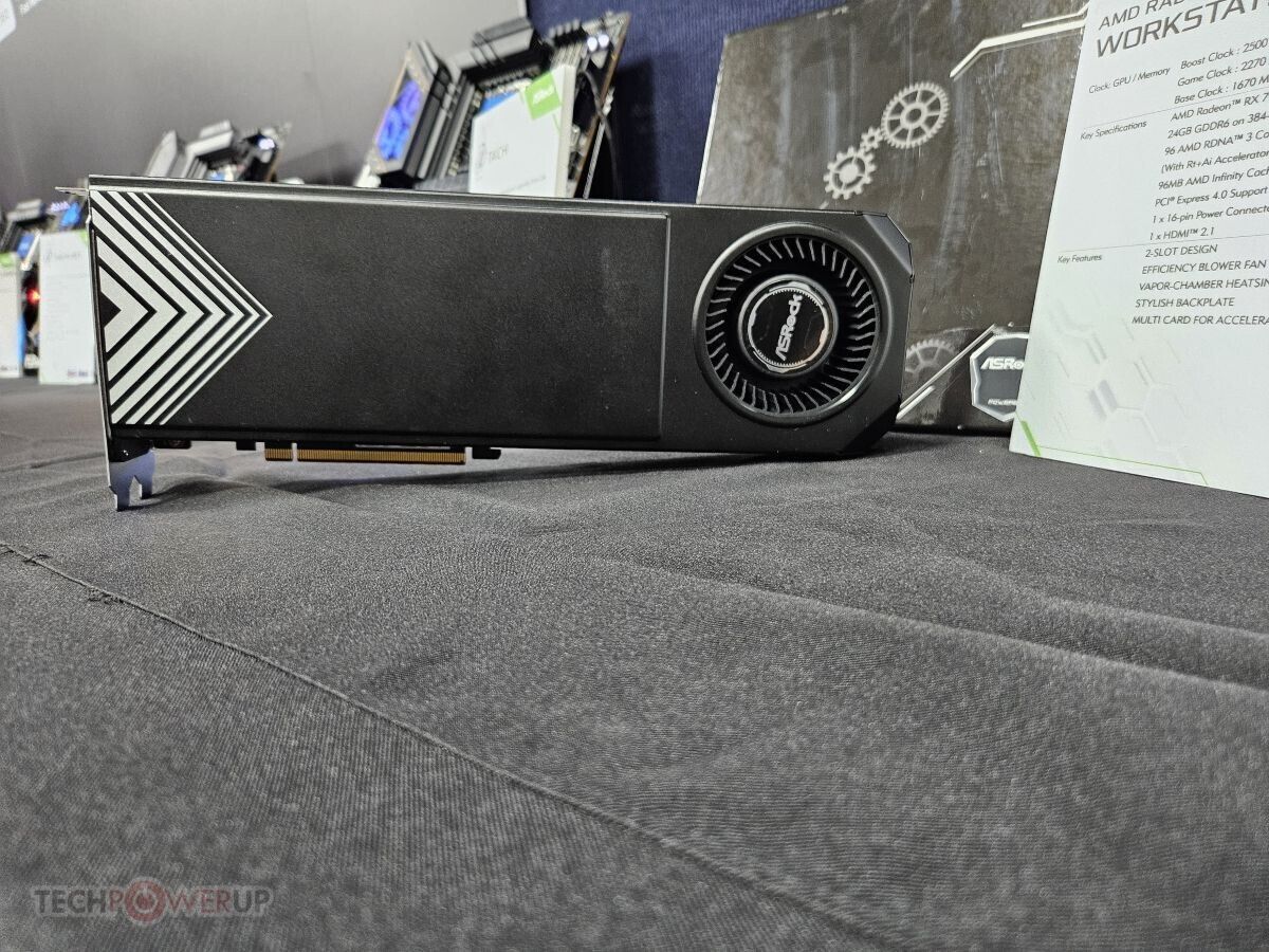 华擎新 rx 7900 xtx 显卡创造两个唯一:12v-2x6 供电接口、2.0 槽厚风冷