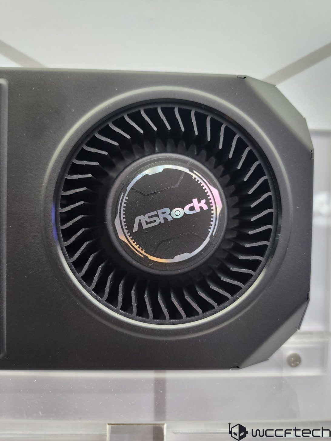 华擎新 rx 7900 xtx 显卡创造两个唯一:12v-2x6 供电接口、2.0 槽厚风冷