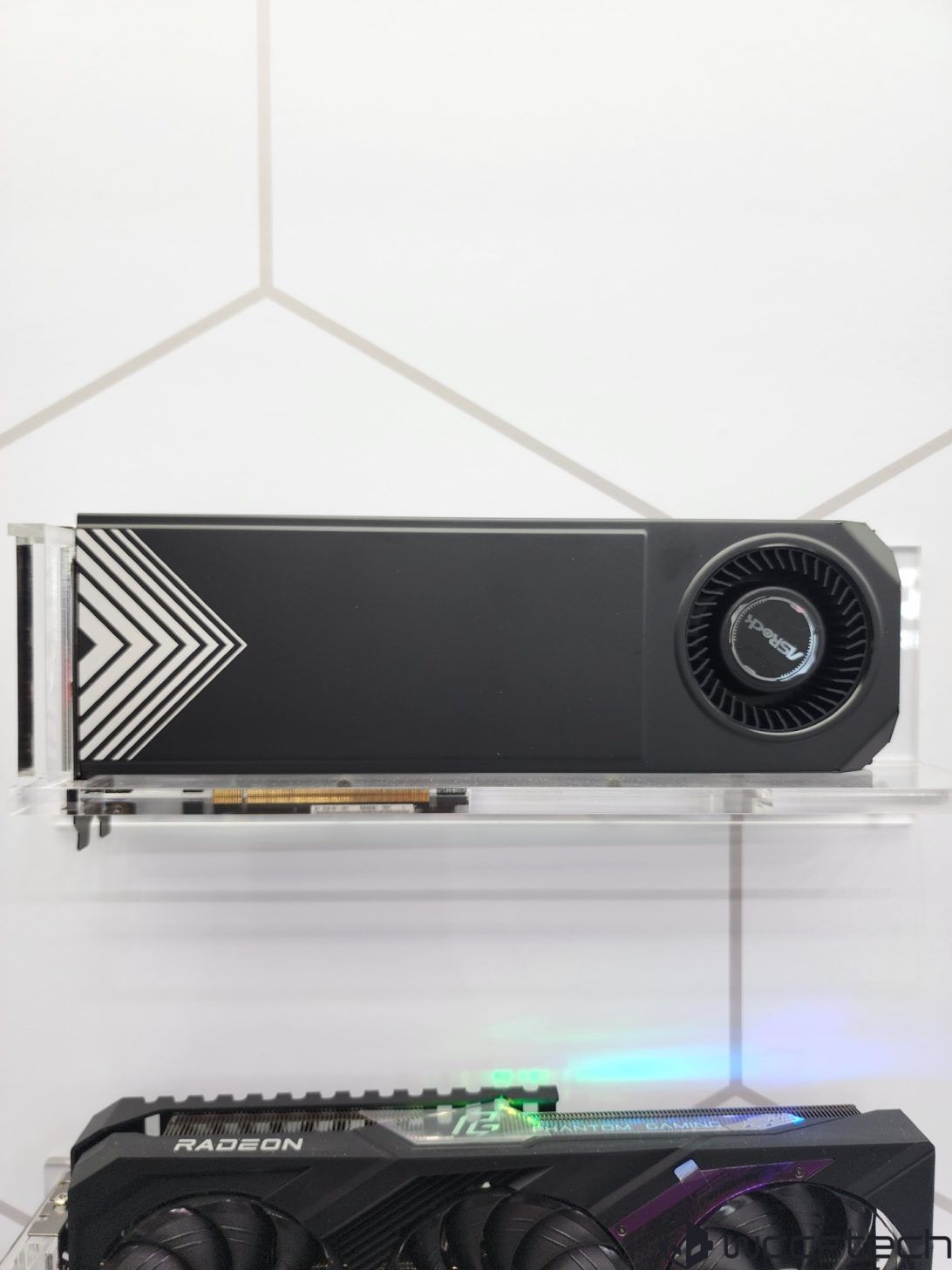 华擎新 rx 7900 xtx 显卡创造两个唯一:12v-2x6 供电接口、2.0 槽厚风冷
