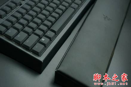 胜过机械键盘？ razer雨林狼蛛幻彩版键盘体验！