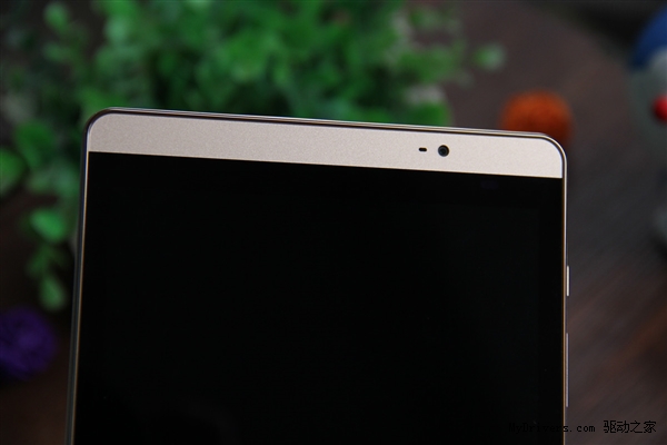 99.5%金属附体!华为全新8寸平板m2图赏