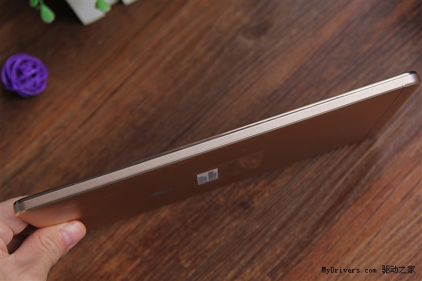 99.5%金属附体!华为全新8寸平板m2图赏