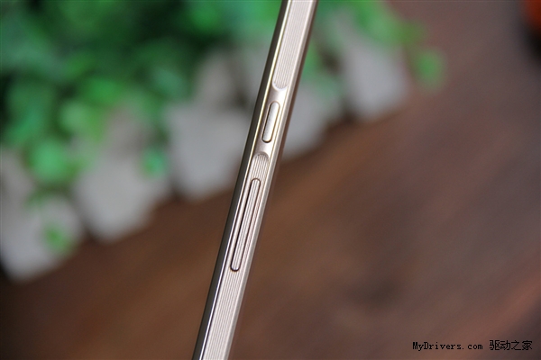 99.5%金属附体!华为全新8寸平板m2图赏