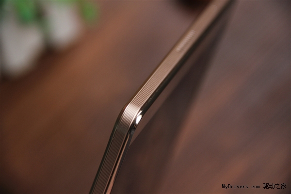 99.5%金属附体!华为全新8寸平板m2图赏