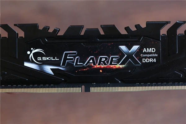 r3-2200g和i3-8100哪个好 i3 8100对比r3 2200g评测