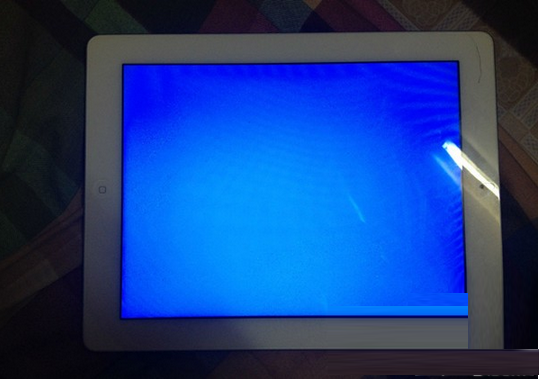 ipad air2升级为ios8.1出现蓝屏问题怎么解决?