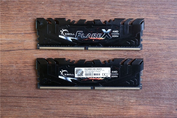 r3-2200g和r5-2400g哪个好 r3-2200g对比r5-2400g评测