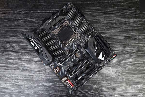 i9-7920x配什么主板好？i9-7920x主板搭配与参数详解
