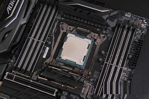 i9-7980xe和ryzen 1950x哪个好 amd 1950x对比i9-7980xe