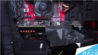 AMD自曝VEGA显卡完胜GTX 1080上机实拍:双槽设计、风冷