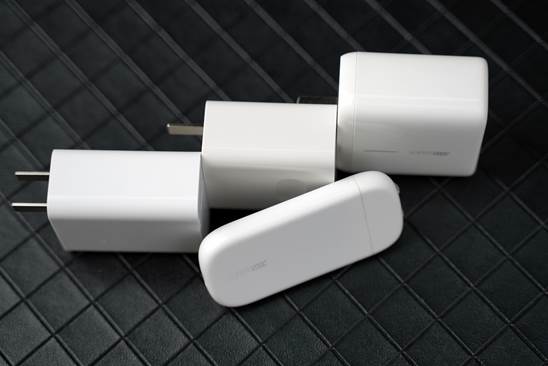 oppo 50w超闪饼干充电器体验：装在口袋里的紧急充电站 