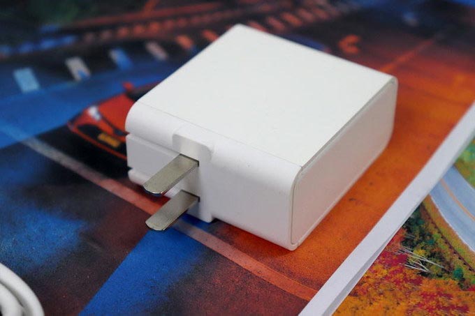 多送1根线，交个好朋友？omthing氮化镓2c1a 65w pd充电器体验