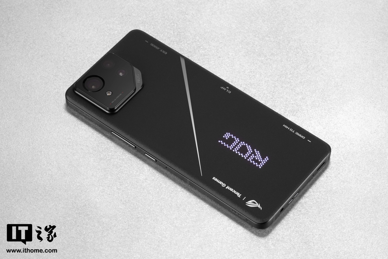 华硕 rog 8 系列游戏手机官宣与《qq 飞车手游》合作,7 月 13 日 bilibili world 2024 揭晓 代码网图赏