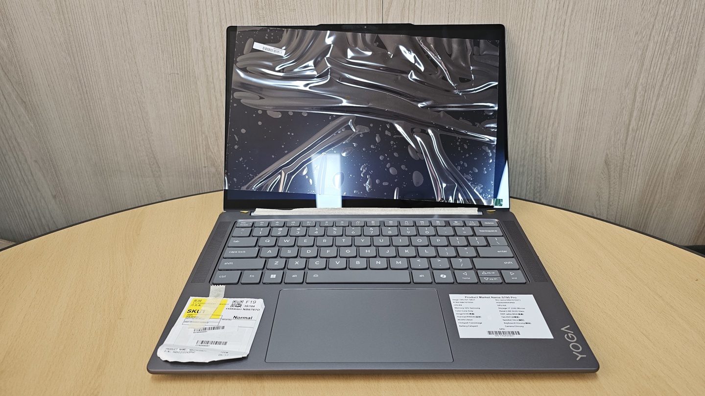 联想新款 yoga pro 14s 笔记本真机曝光:锐龙 ai 300 系列、新家族设计语言 笔记本外观