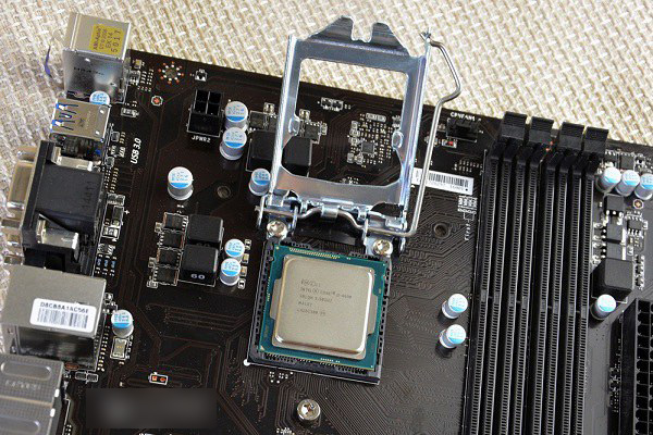2015组装电脑教程：i5-4690/gtx770高端diy装机教程