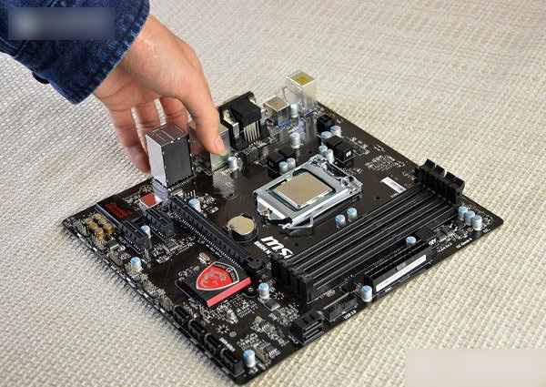 2015组装电脑教程：i5-4690/gtx770高端diy装机教程