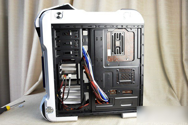 2015组装电脑教程：amd八核独显diy电脑装机教程