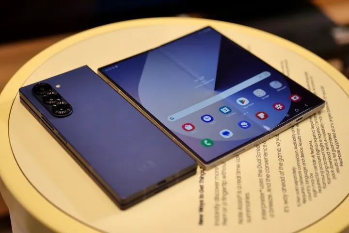 2019 年发布以来首次,三星 galaxy z fold6 手机支持折叠状态下注册添加指纹