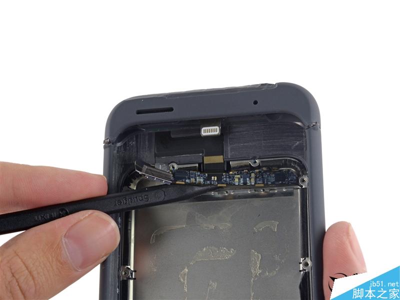 iphone 6s充电保护壳拆解：乔布斯死不瞑目！