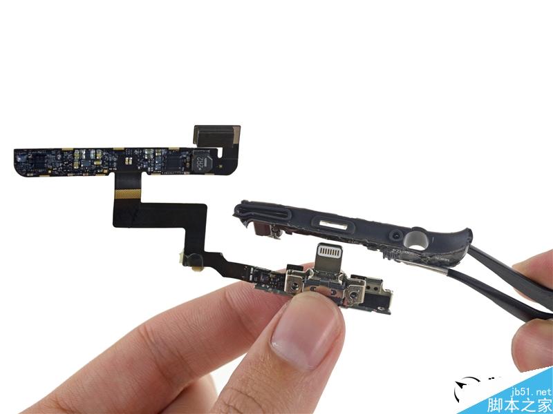 iphone 6s充电保护壳拆解：乔布斯死不瞑目！
