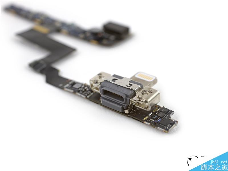 iphone 6s充电保护壳拆解：乔布斯死不瞑目！
