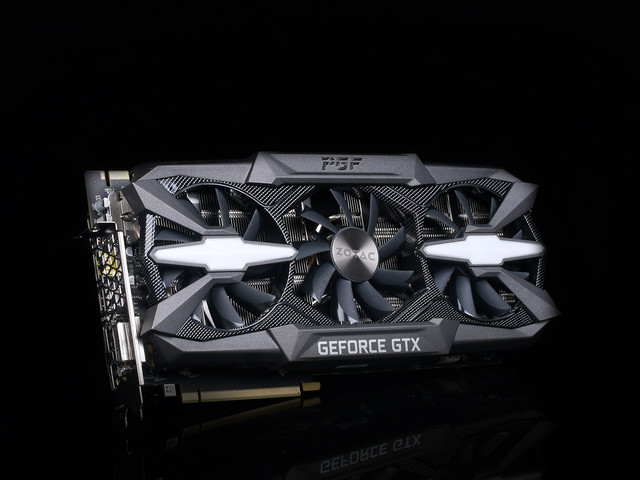 流光溢彩的至尊 索泰gtx1080ti pgf评测 
