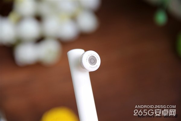 小米蓝牙耳机图赏:79元/蓝牙4.1
