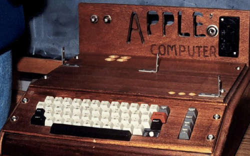乔布斯组装的apple i拍了23万美元!