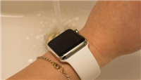 applewatch表冠转动很困难疑似灰尘或碎屑导致　苹果让用户用水冲