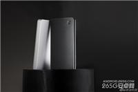 一加来电黑色新版移动电源曝光 与手机材质一致
